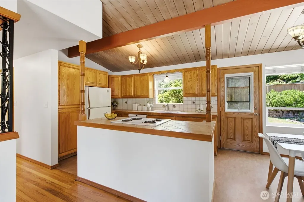 11205 4th Place S Burien WA 98168