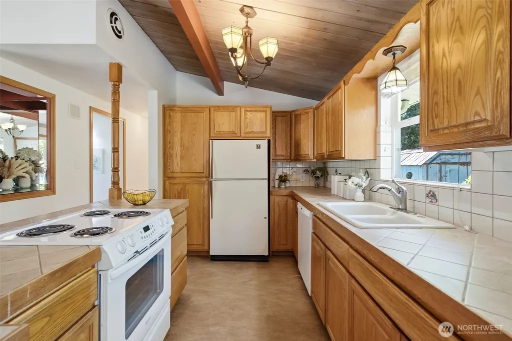 11205 4th Place S Burien WA 98168