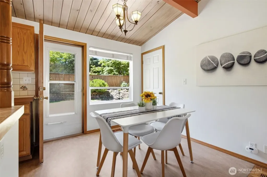 11205 4th Place S Burien WA 98168