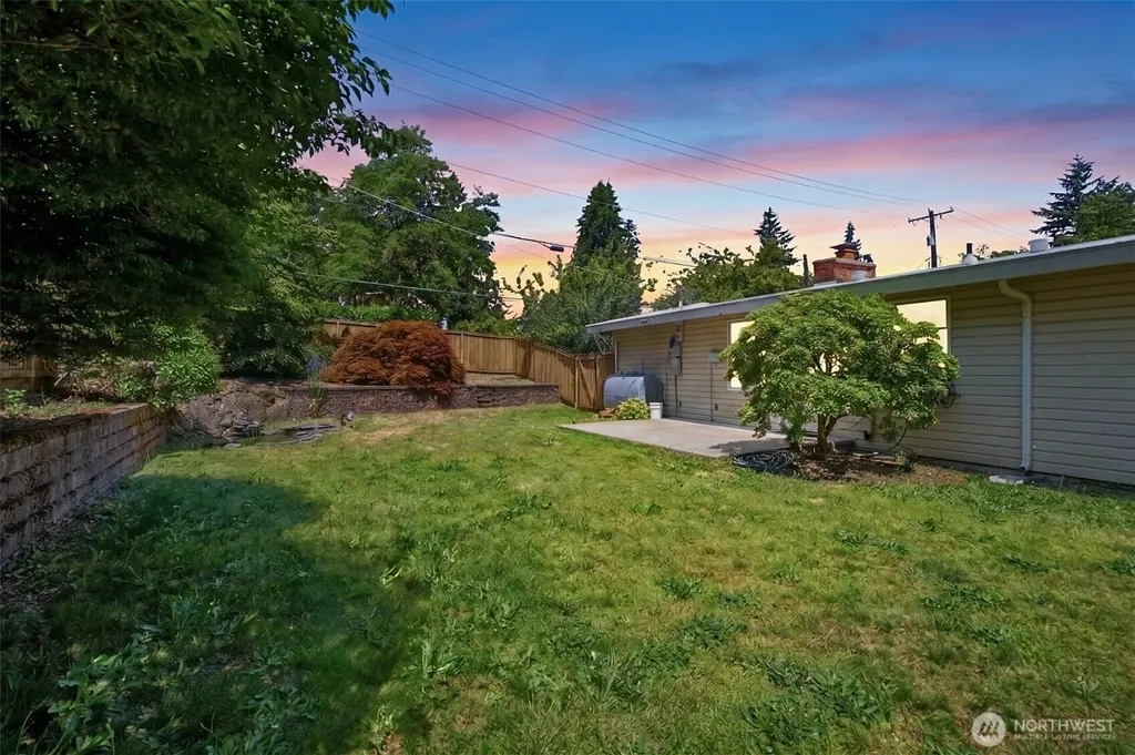 11205 4th Place S Burien WA 98168