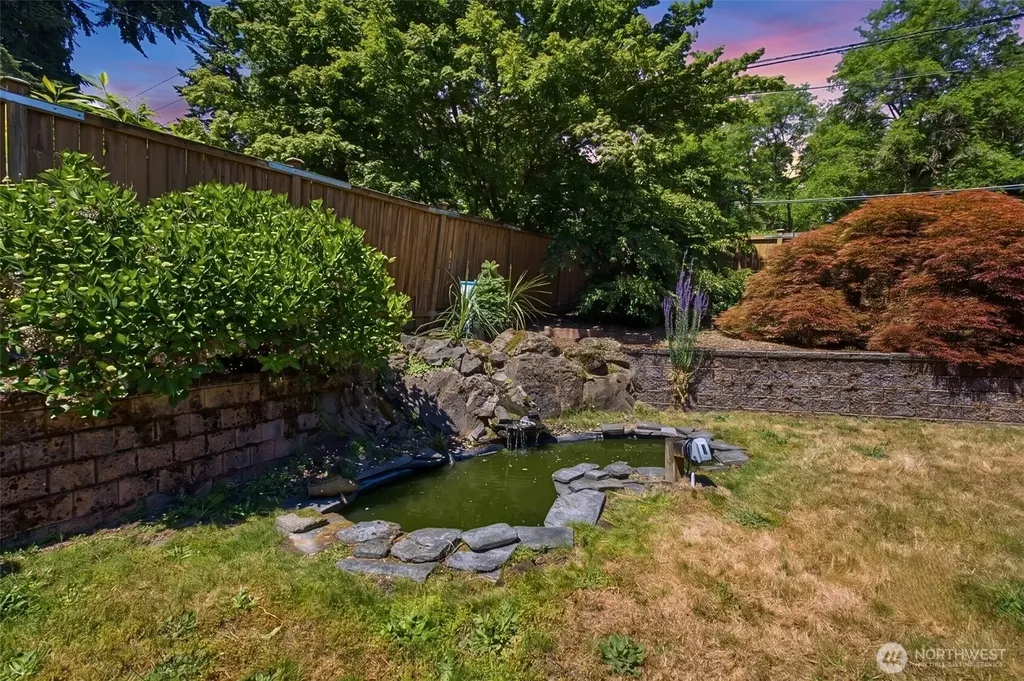 11205 4th Place S Burien WA 98168