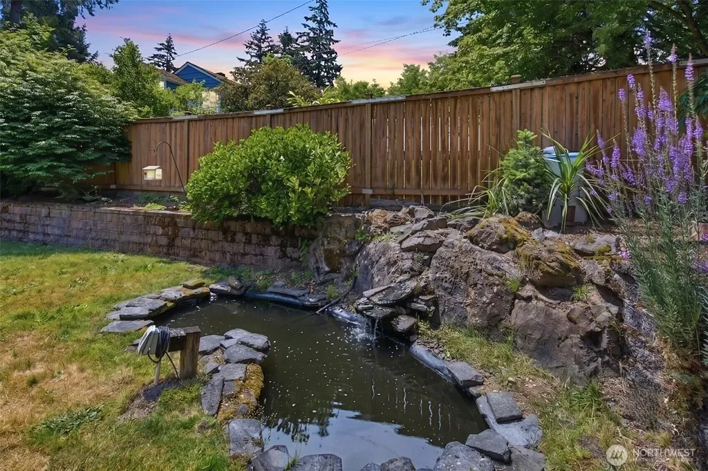 11205 4th Place S Burien WA 98168