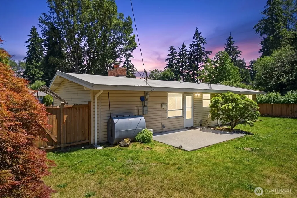 11205 4th Place S Burien WA 98168