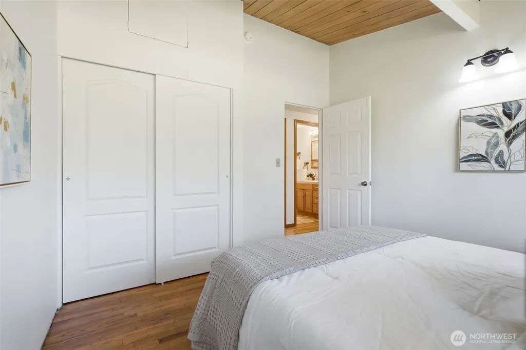 11205 4th Place S Burien WA 98168