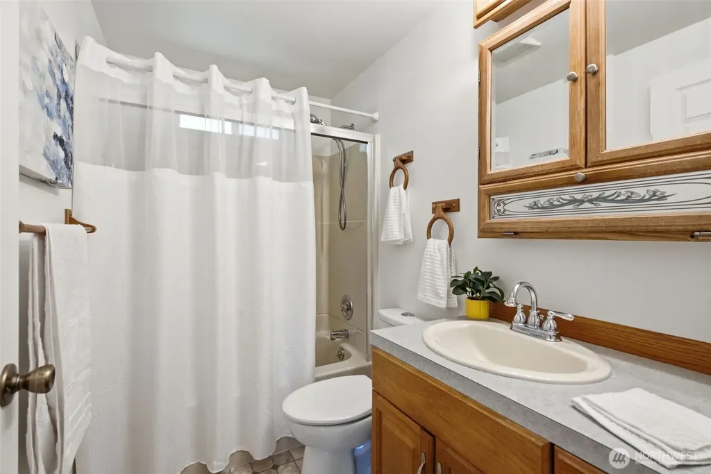 11205 4th Place S Burien WA 98168