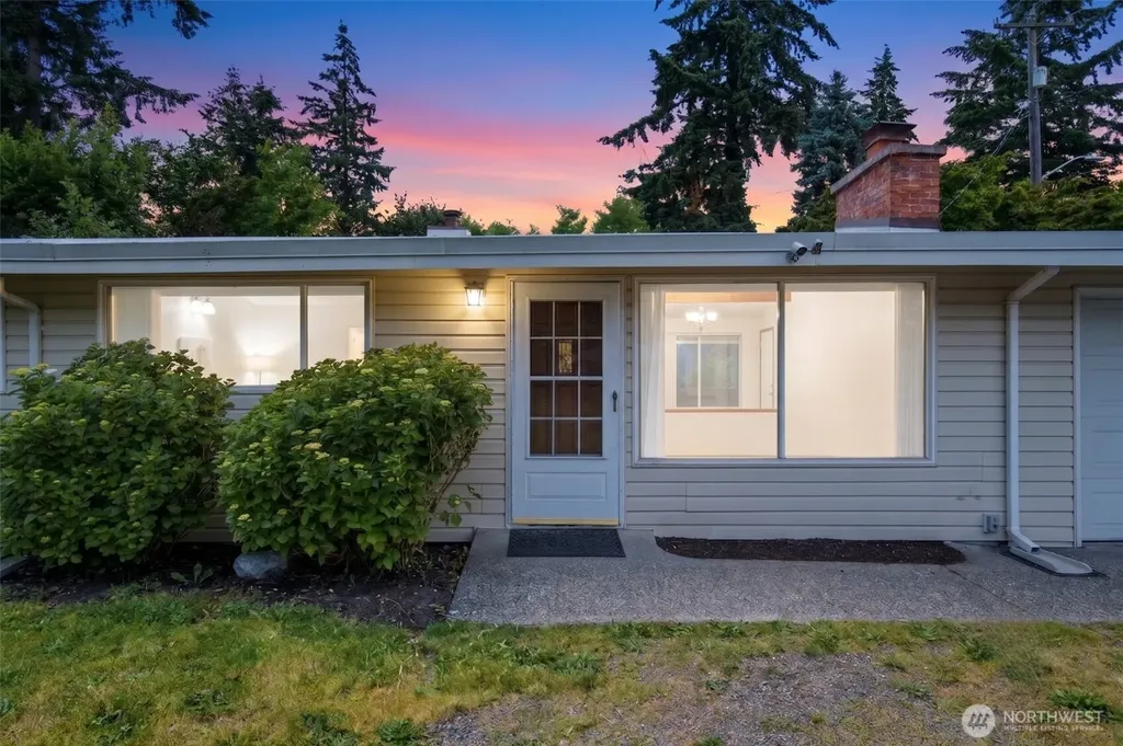 11205 4th Place S Burien WA 98168