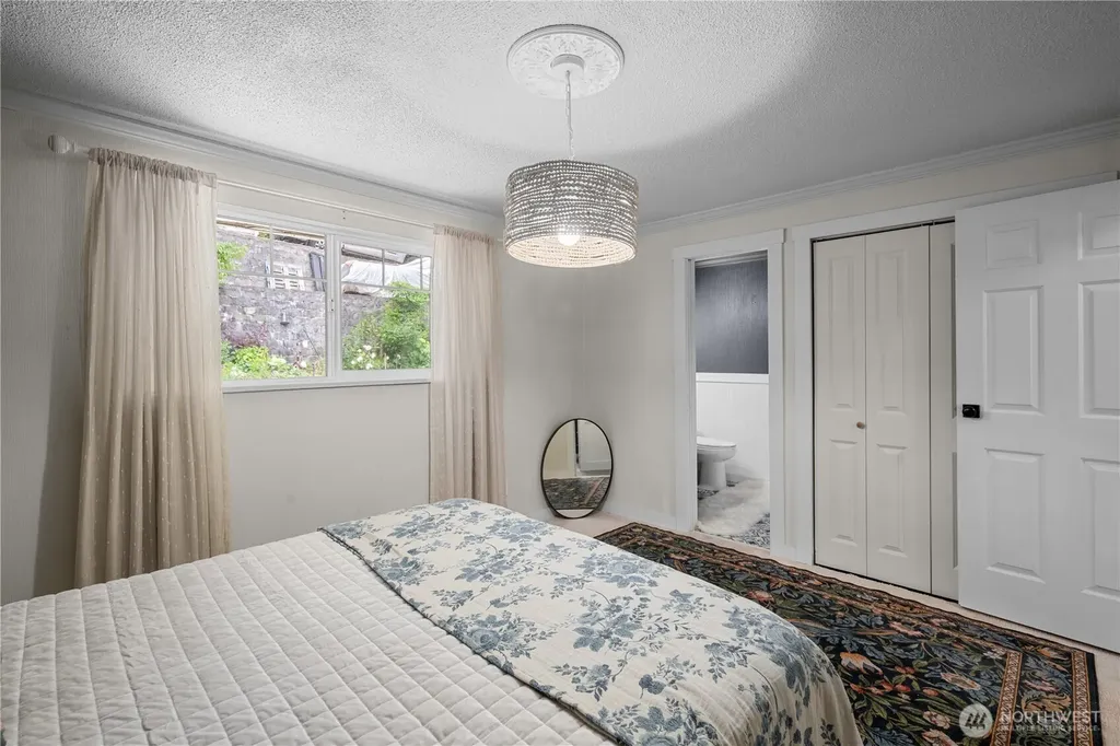 4702 69th Avenue W University Place WA 98466
