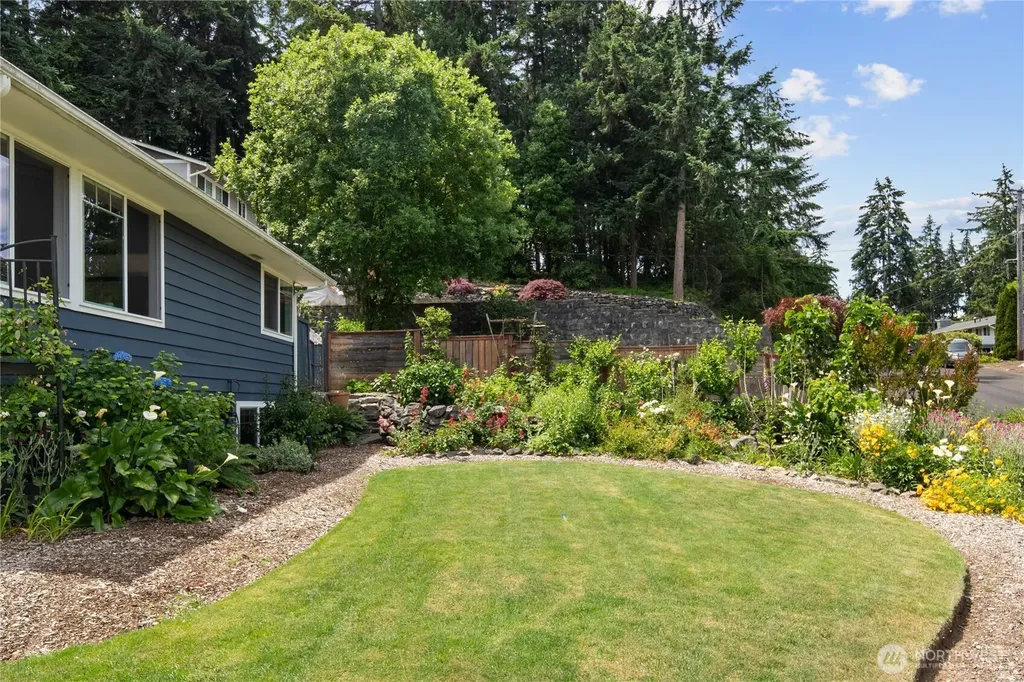 4702 69th Avenue W University Place WA 98466