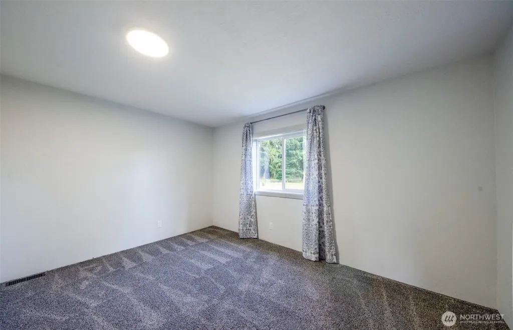 17728 Irwin Street SW Rochester WA 98579