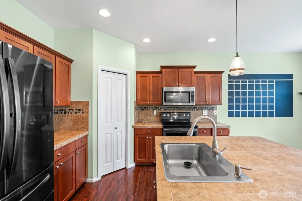2480 Charter Lane SW Olympia WA 98512