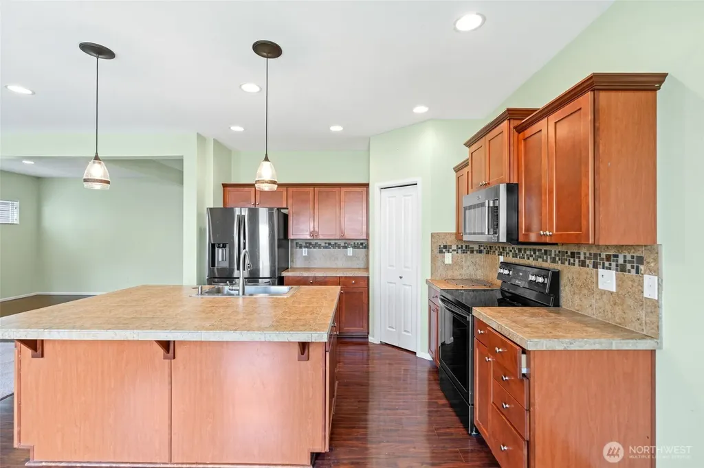 2480 Charter Lane SW Olympia WA 98512