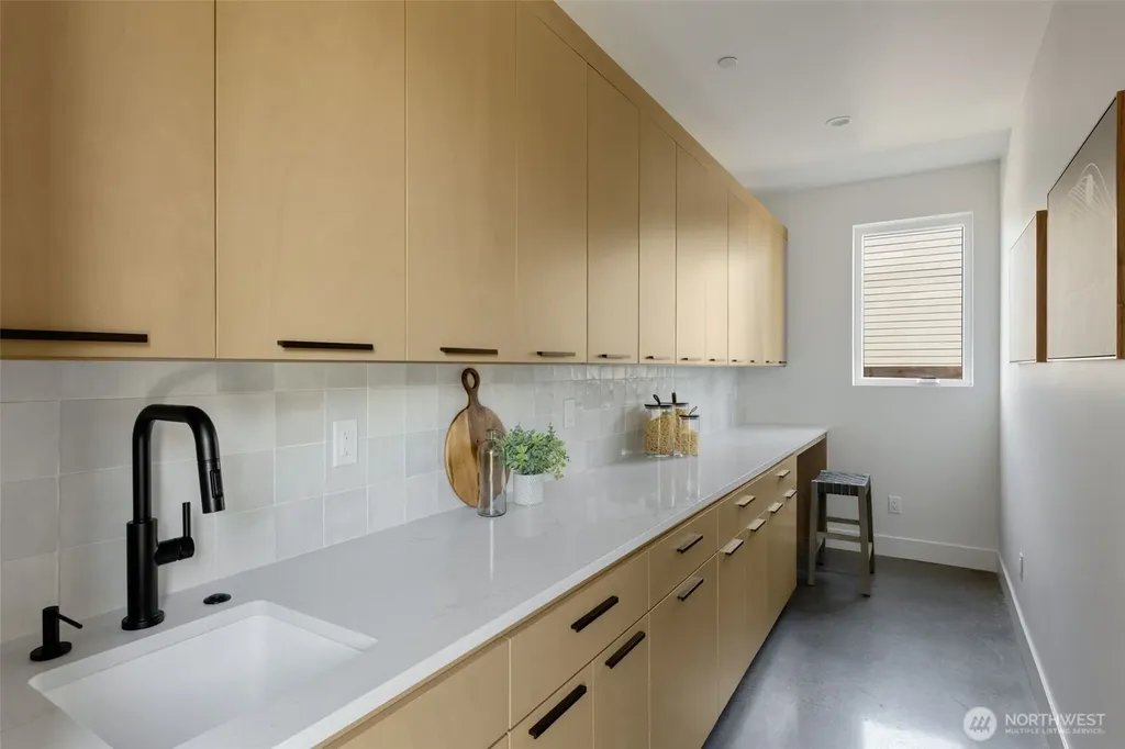 18636 2nd Avenue SW Normandy Park WA 98166