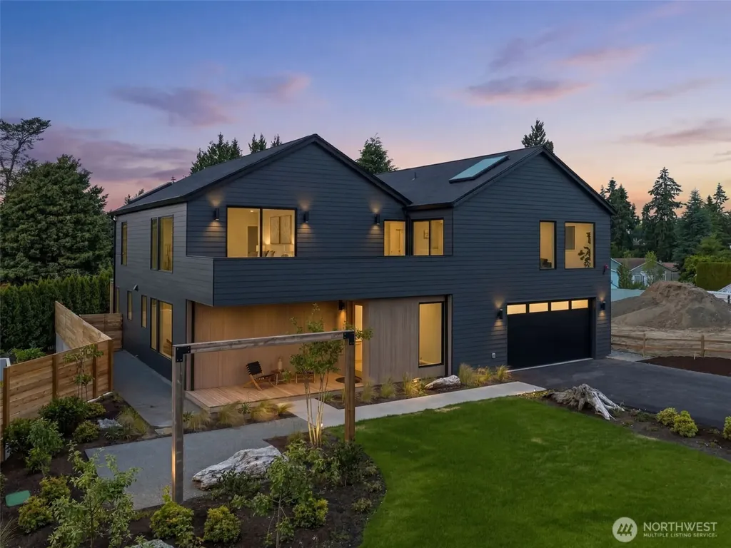 18636 2nd Avenue SW Normandy Park WA 98166