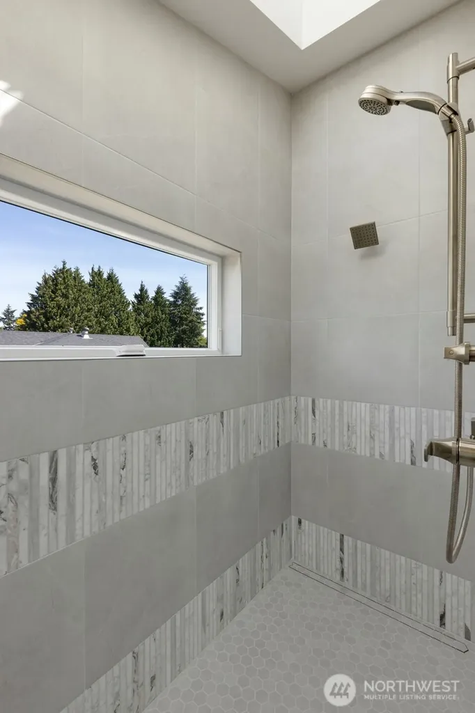 18636 2nd Avenue SW Normandy Park WA 98166