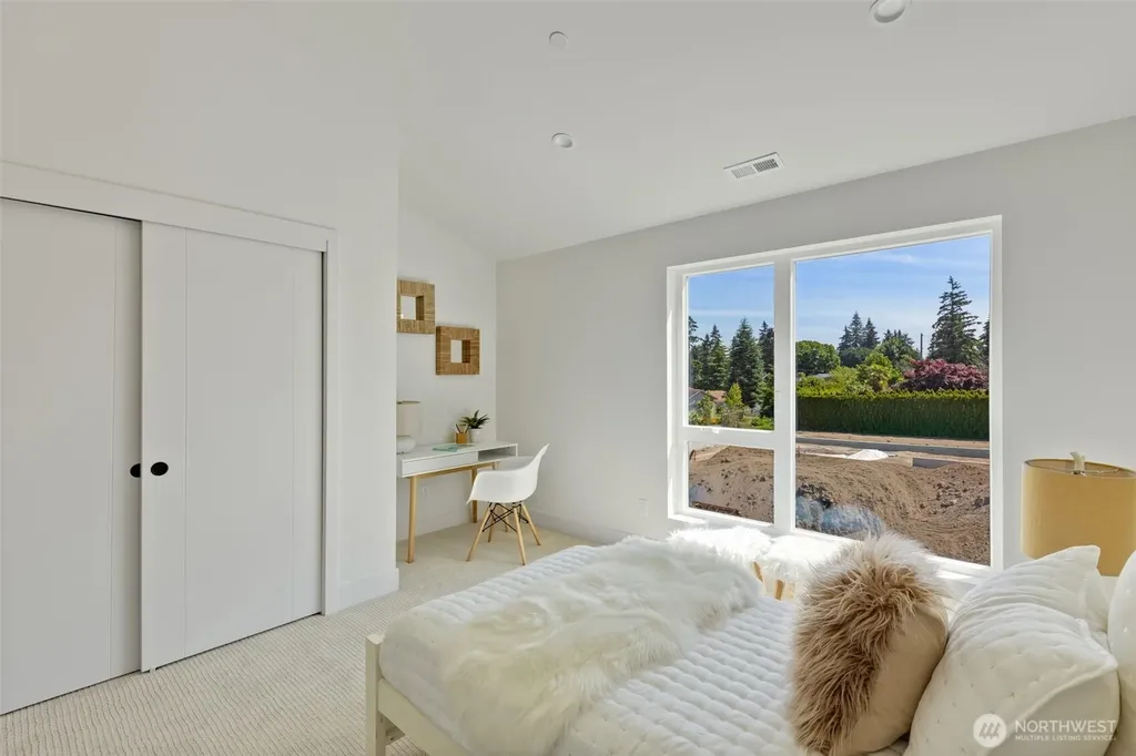 18636 2nd Avenue SW Normandy Park WA 98166