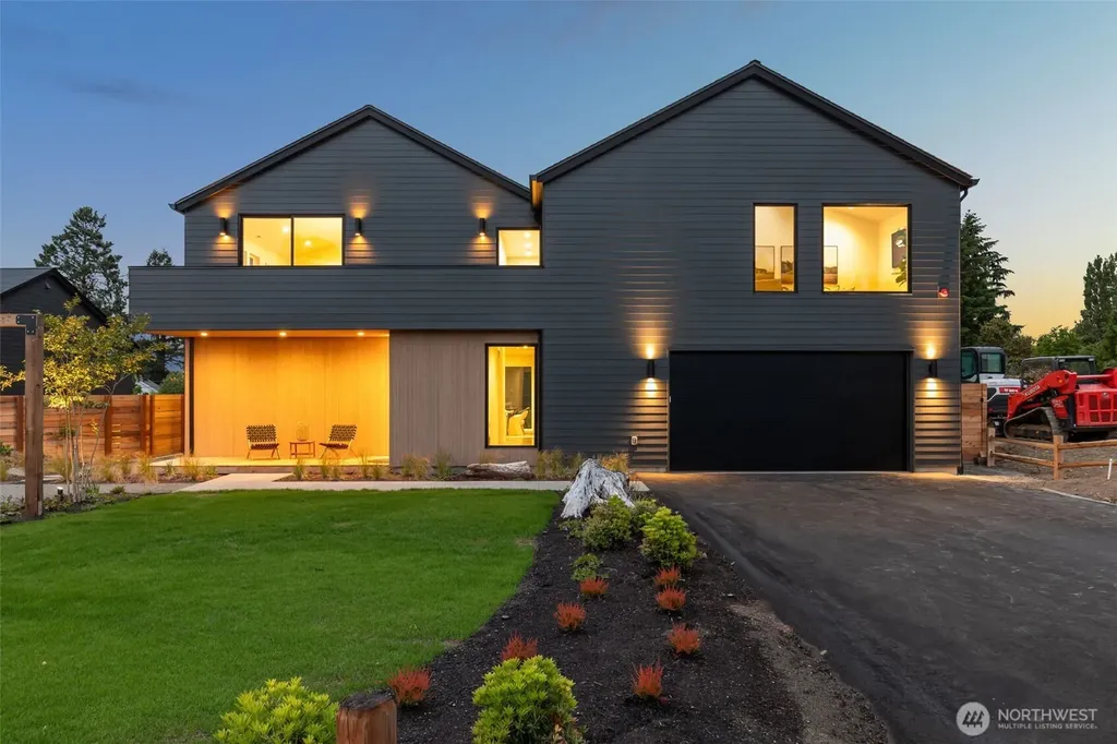 18636 2nd Avenue SW Normandy Park WA 98166