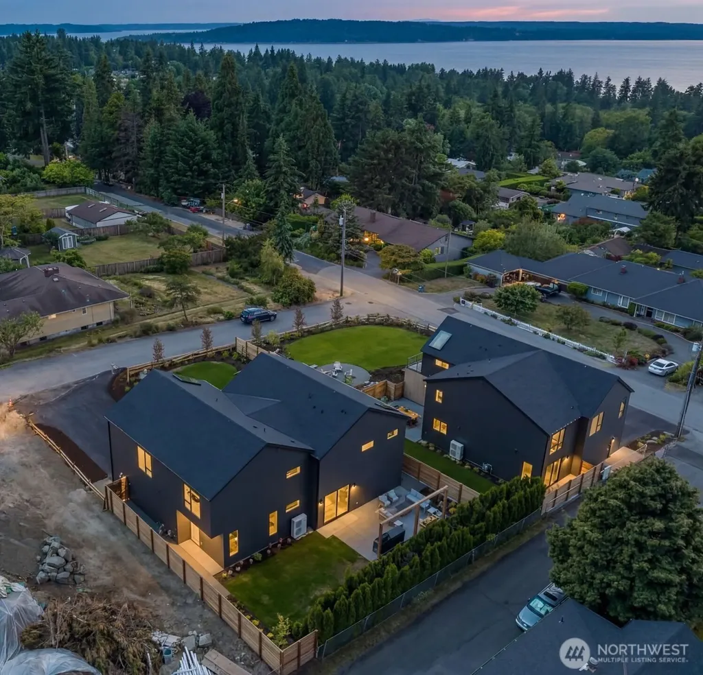 18636 2nd Avenue SW Normandy Park WA 98166
