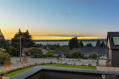18636 2nd Avenue SW Normandy Park WA 98166