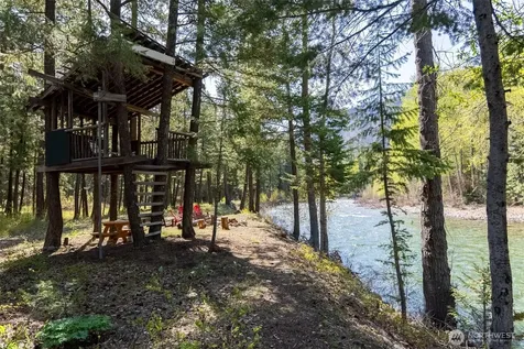 225 Lost River Road Mazama WA 98833
