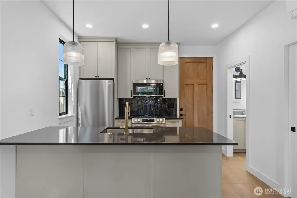 2817 25th Street Everett WA 98201