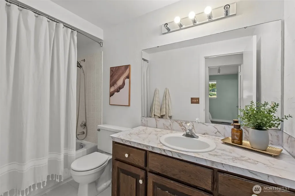 3414 NE Quinault Drive Bremerton WA 98311