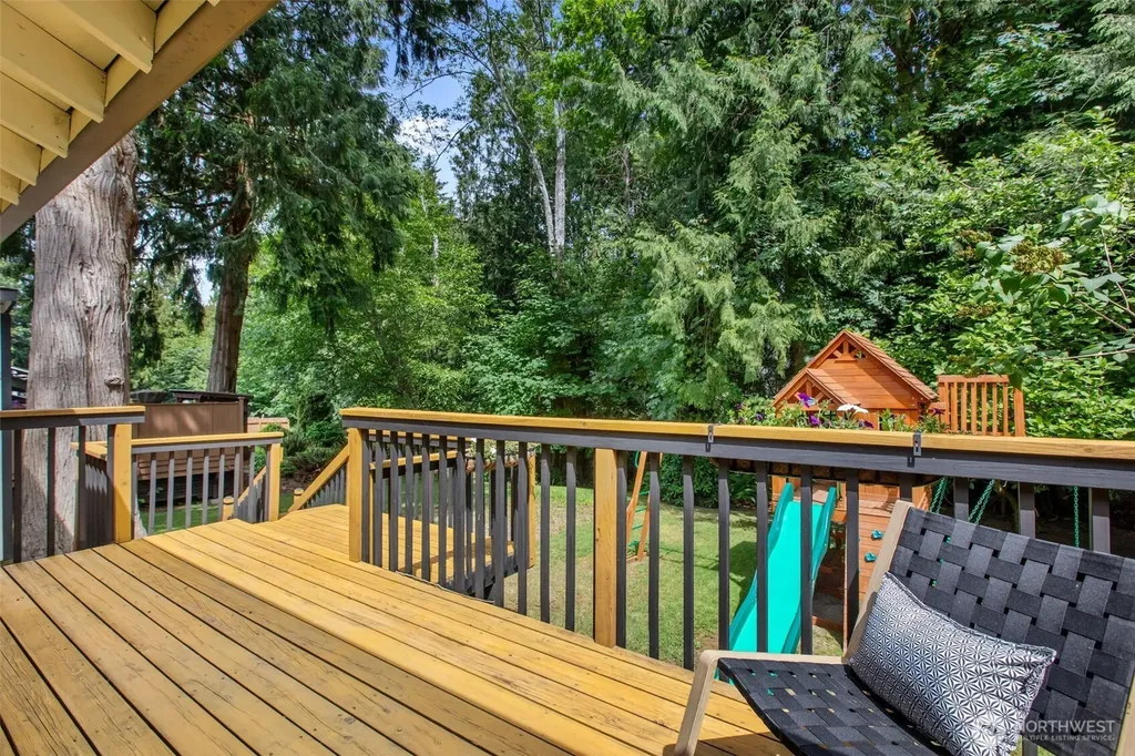 3414 NE Quinault Drive Bremerton WA 98311