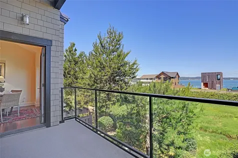 1095 Essex Street Camano Island WA 98282