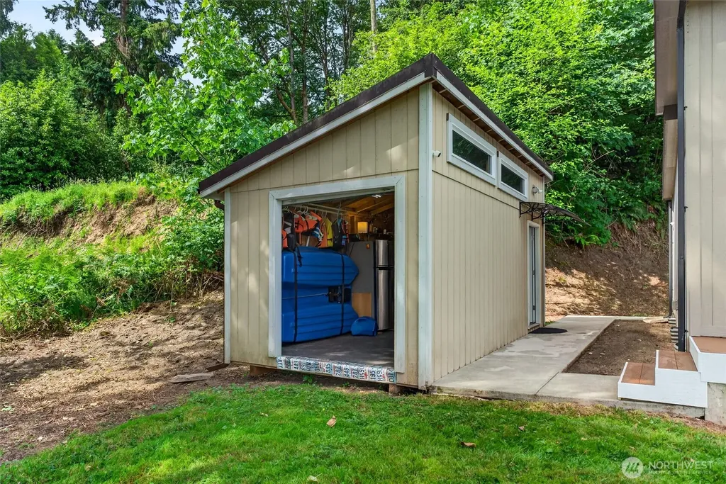 40109 32nd Avenue S Roy WA 98580