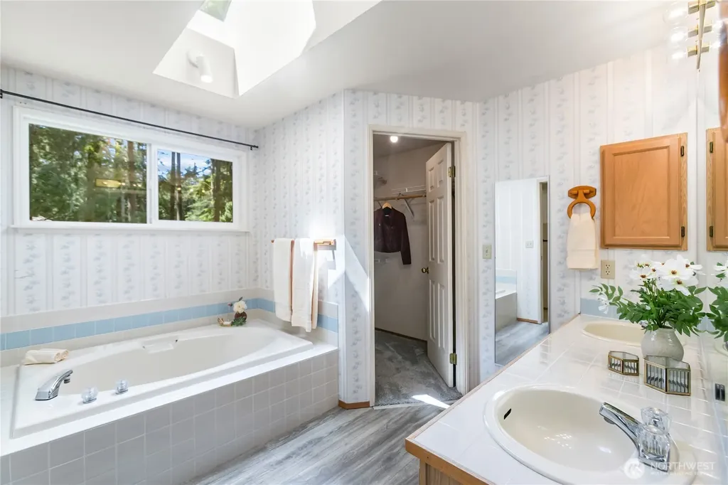4131 NW Hosman Circle Silverdale WA 98383