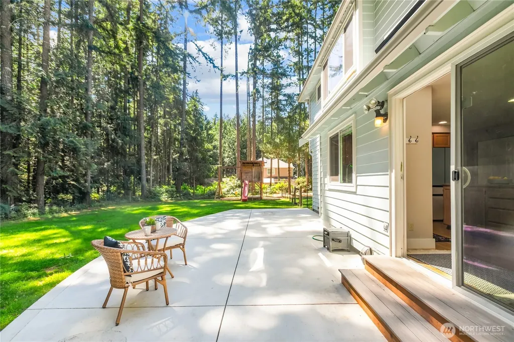 4131 NW Hosman Circle Silverdale WA 98383