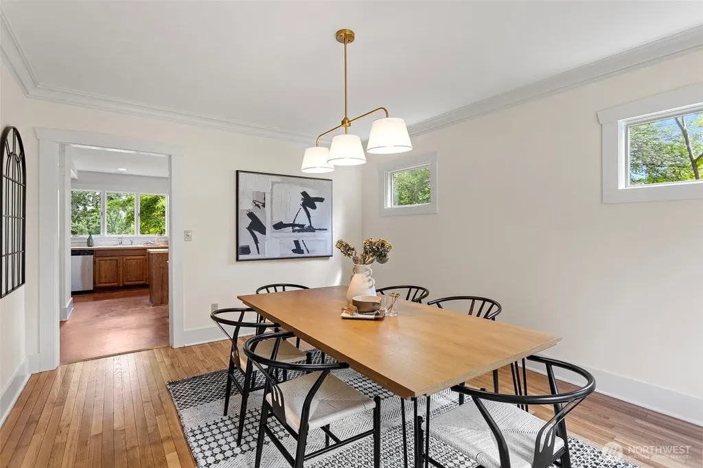 11048 23rd Avenue NE Seattle WA 98125