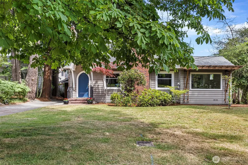 11048 23rd Avenue NE Seattle WA 98125