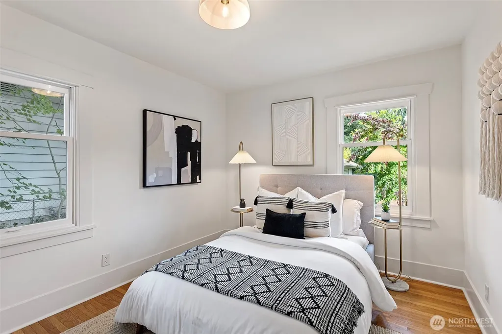 11048 23rd Avenue NE Seattle WA 98125
