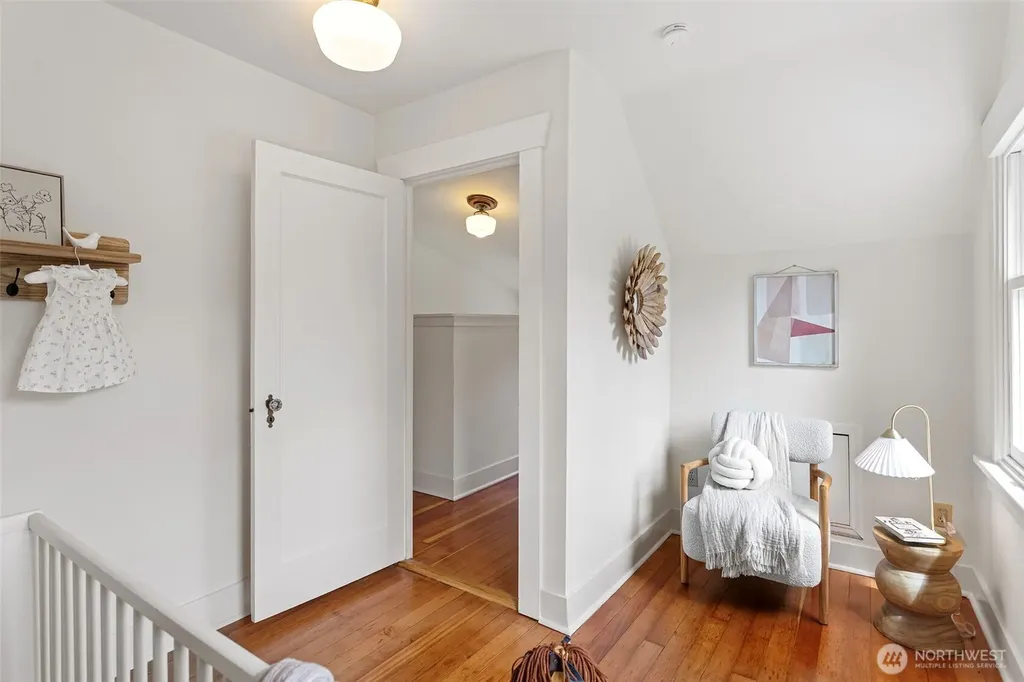 11048 23rd Avenue NE Seattle WA 98125