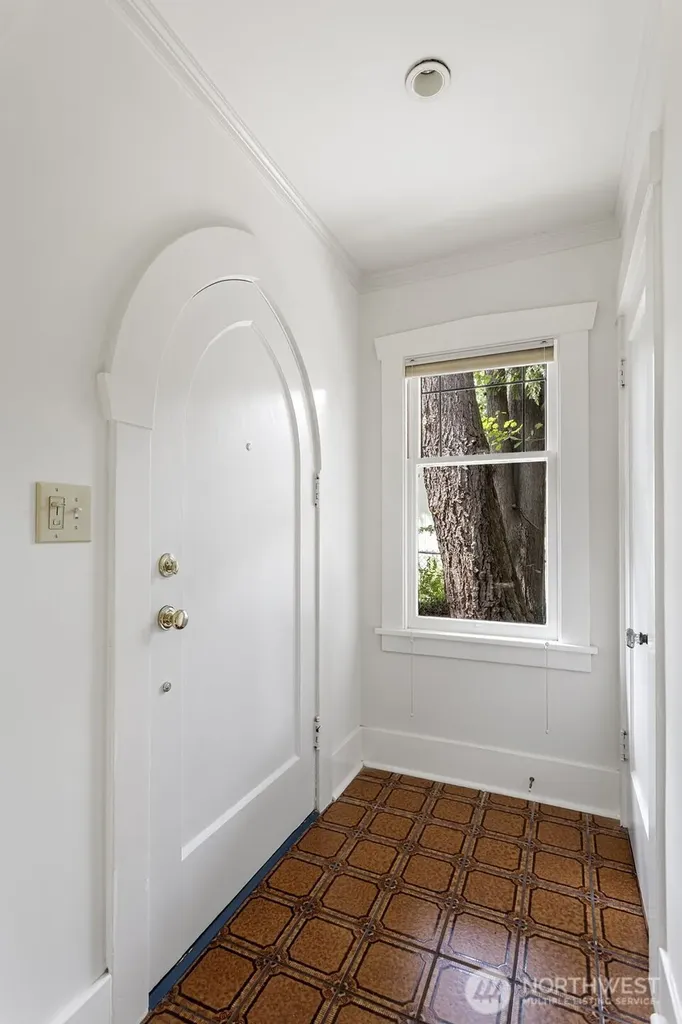 11048 23rd Avenue NE Seattle WA 98125