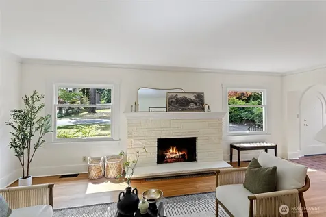 11048 23rd Avenue NE Seattle WA 98125