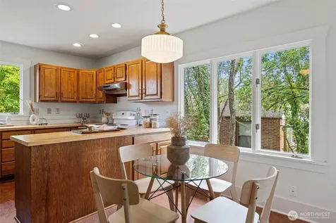 11048 23rd Avenue NE Seattle WA 98125