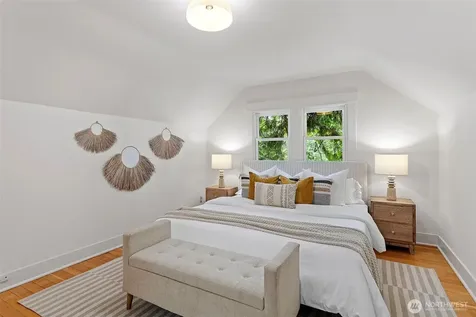 11048 23rd Avenue NE Seattle WA 98125