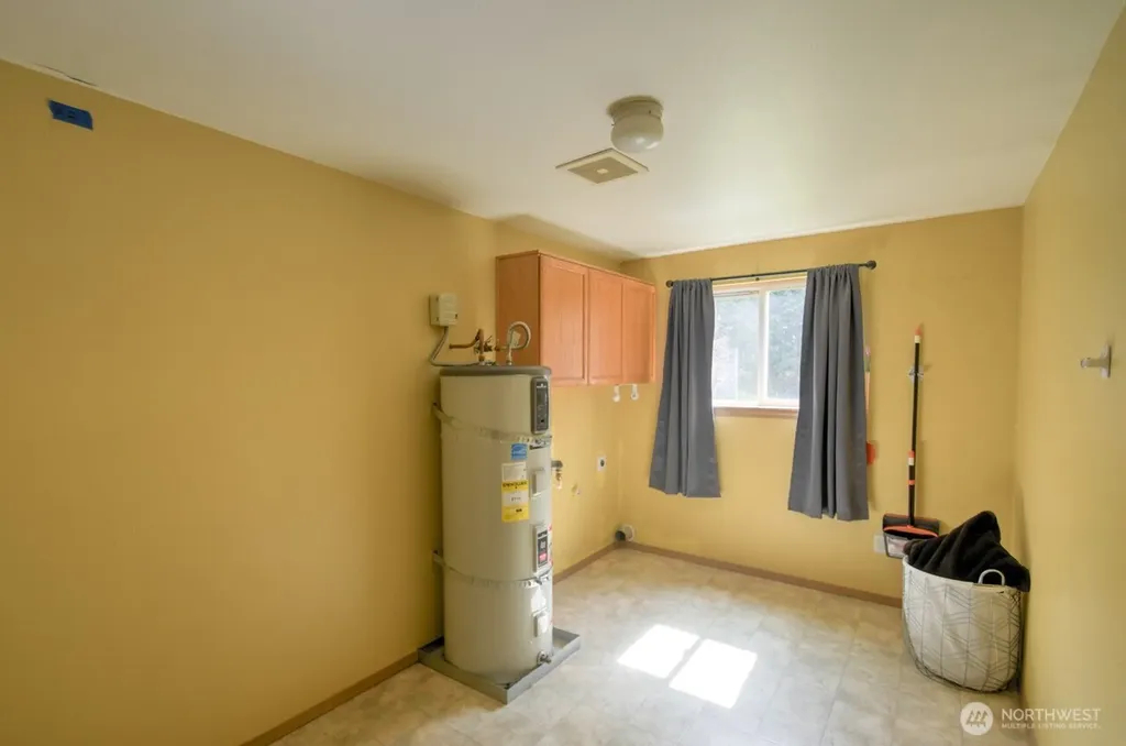 8910 Hunter Point Road NW Olympia WA 98502