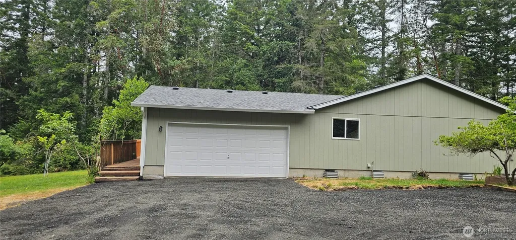 8910 Hunter Point Road NW Olympia WA 98502