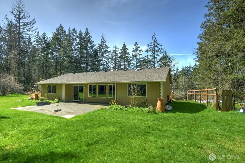 8910 Hunter Point Road NW Olympia WA 98502