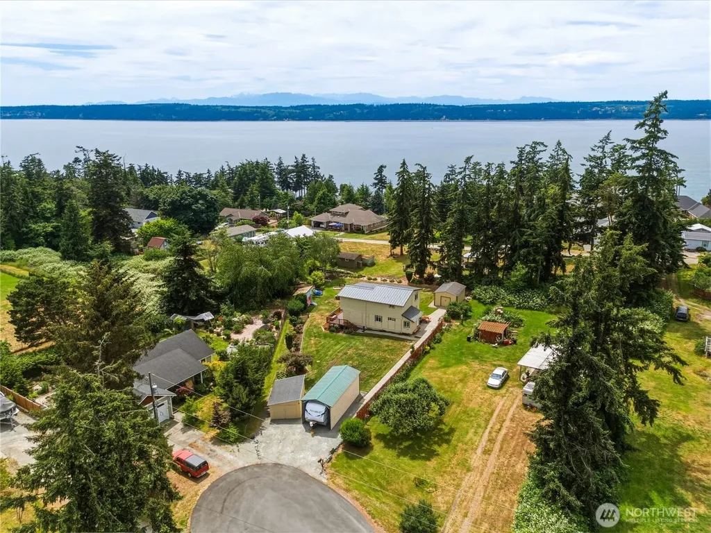 840 Wolverine Place Camano Island WA 98282