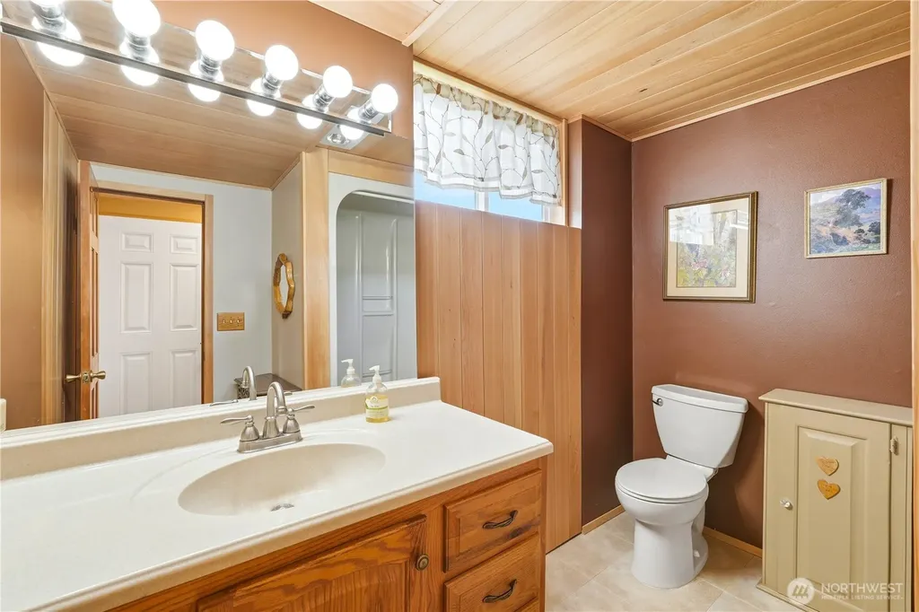 840 Wolverine Place Camano Island WA 98282