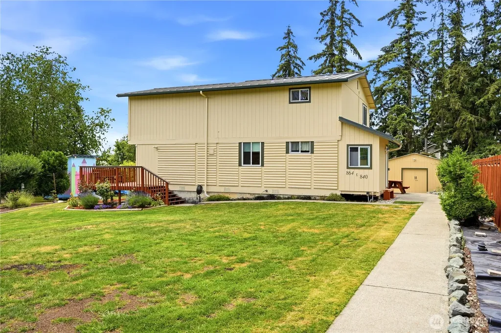 840 Wolverine Place Camano Island WA 98282