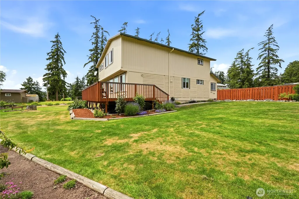 840 Wolverine Place Camano Island WA 98282