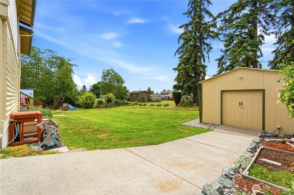 840 Wolverine Place Camano Island WA 98282