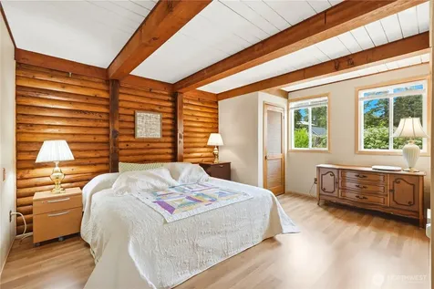 840 Wolverine Place Camano Island WA 98282