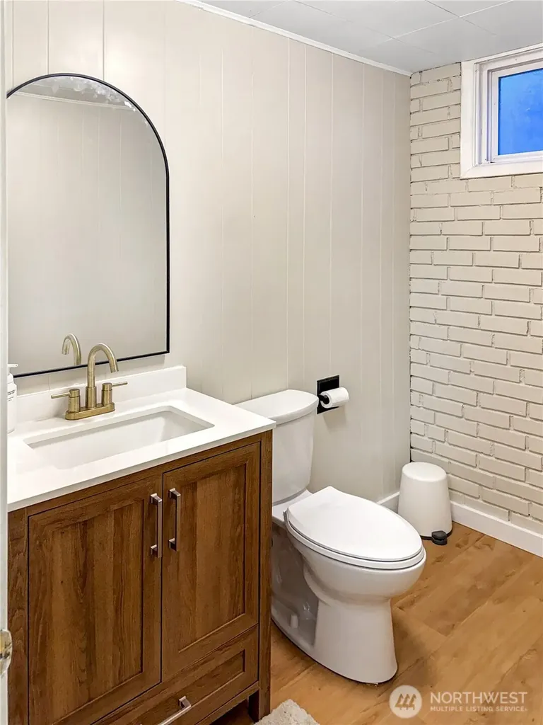 4212 Westside Highway Castle Rock WA 98611