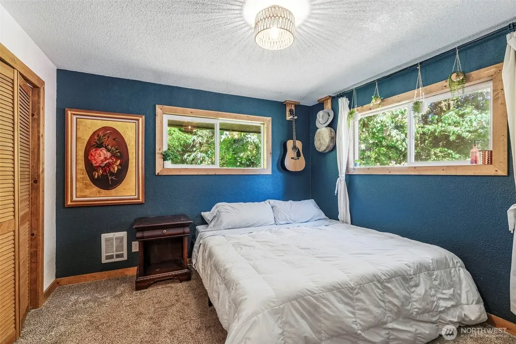 4212 Westside Highway Castle Rock WA 98611