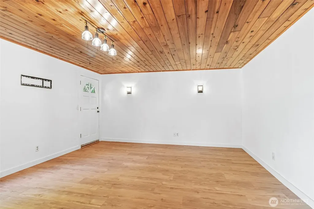 4212 Westside Highway Castle Rock WA 98611